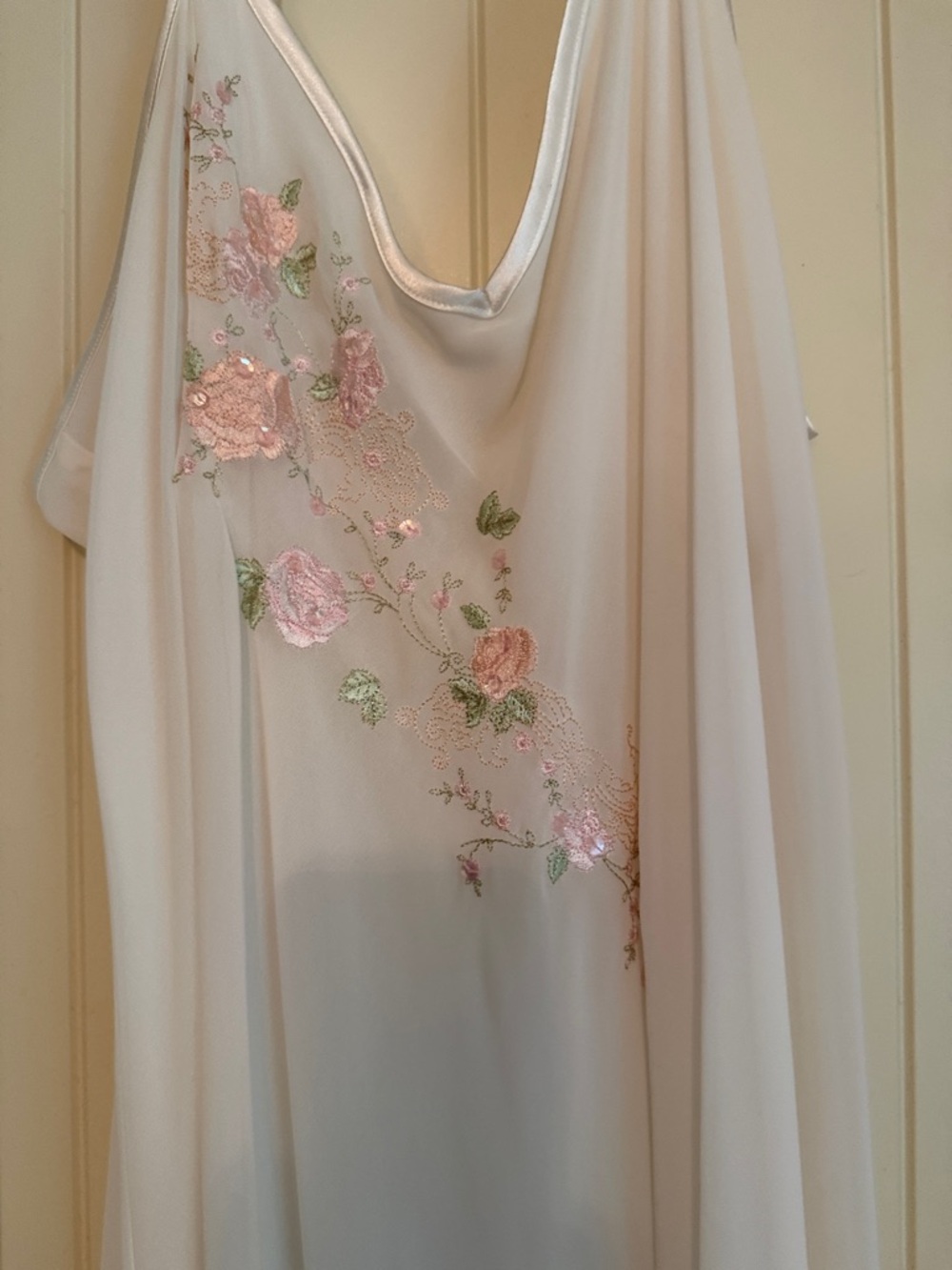 Linea Donatella White Sheer Robe with Pink Floral Embroidery - Picture 3 of 4